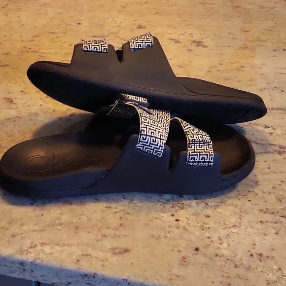 Chaco Chilos Slide - Geometric Black/White Print - 8 - Picture 3 of 7